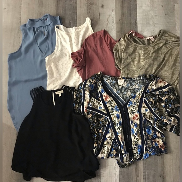 BKE Tops - Women’s Flowy Blouse Lot Size Small